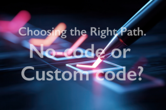 Studioか、コーディングか？あなたのプロジェクトに最適な手法がわかる「導入適合チェック」ガイド